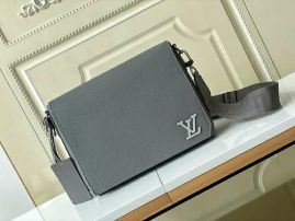 Picture of LV Mens Bags _SKUfw116079788fw